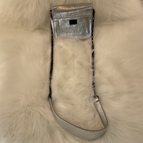 NWOT Circus Sam Edelman Metallic Silver Purse/Black Chain Crossbody Strap/Clutch - Picture 5 of 14